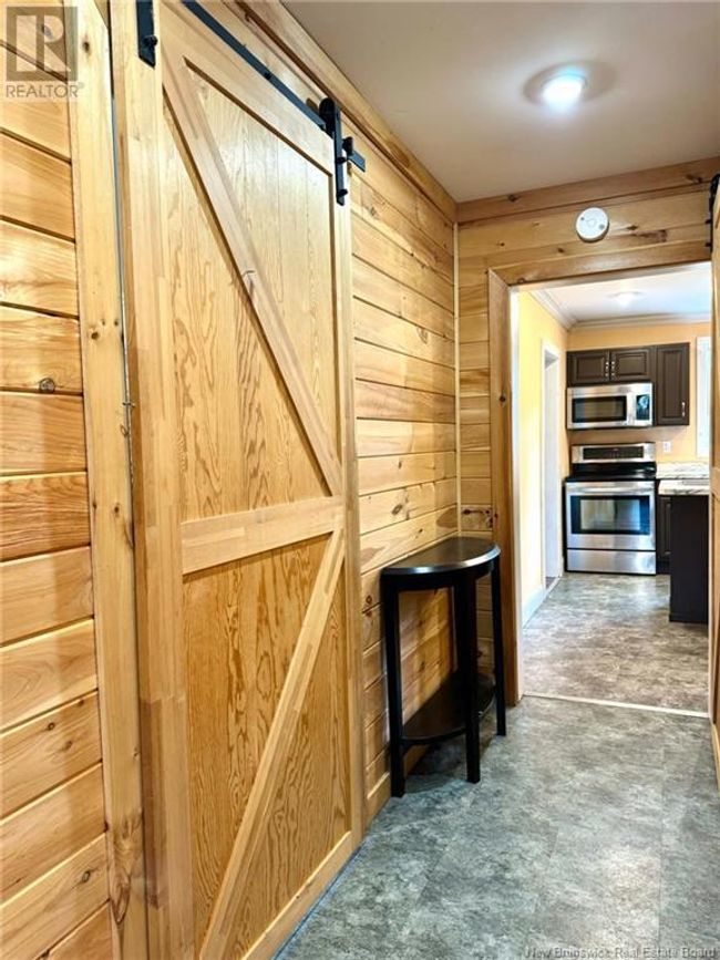 976 Pleasant Dr, House other with 6 bedrooms, 3 bathrooms and null parking in Minto NB | Image 9