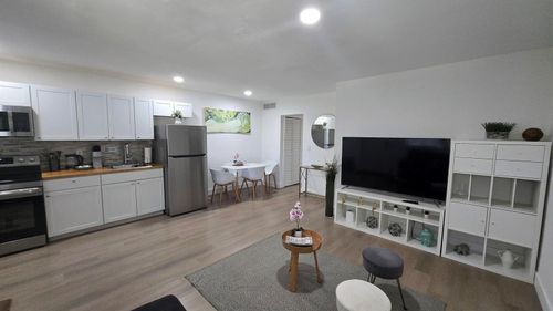 10-704 Ne 8th Street, Hallandale Beach, FL, 33009 | Card Image