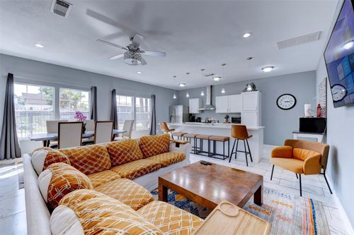 301 Tabor St, Houston, TX, 77009-5322 | Card Image