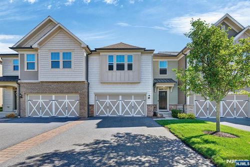 18 Winfield Dr, Woodcliff Lake, NJ, 07677-8108 | Card Image