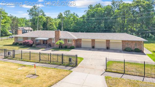 21362 Lahser Rd, Southfield, MI, 48033-4403 | Card Image