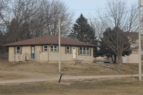 100 South St, Searsboro, IA, 50242-7519 | Card Image