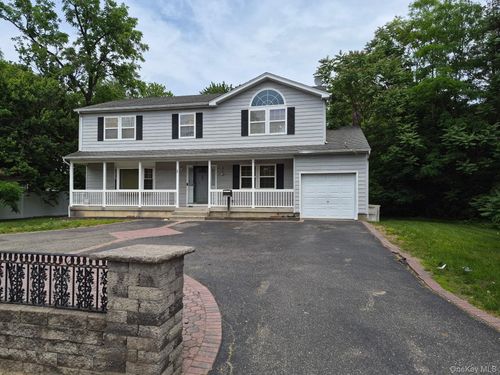 25 Mount Avenue, Babylon, NY, 11798 | Card Image