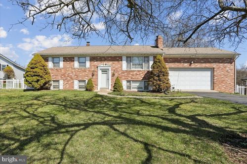 21909 Frederick Rd, BOYDS, MD, 20841-9031 | Card Image