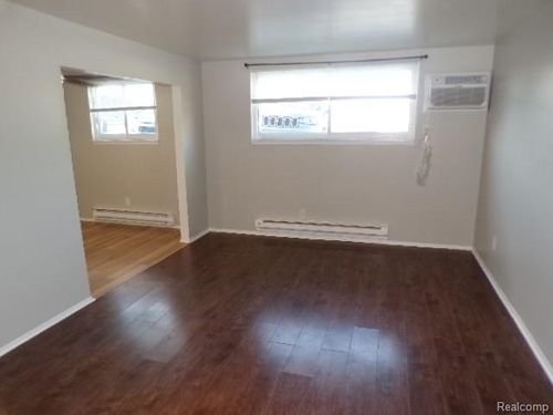 apt-b-211 Summit Rdg, White Lake, MI, 48386-3501 | Card Image