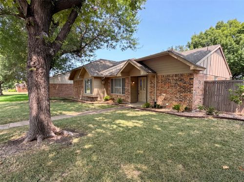 2739 April Hill Ln, Dallas, TX, 75287-2002 | Card Image