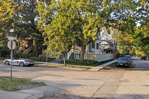 {{alt}} | Card Image