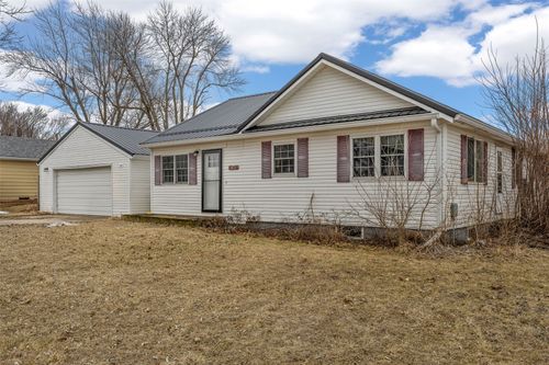 625 Freeseway Dr, Robins, IA, 52328-9772 | Card Image