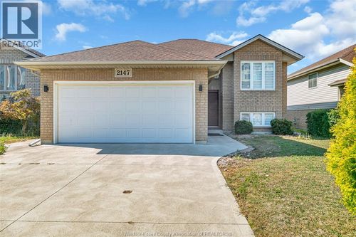 2147 Rockport St, Windsor, ON, N9G3A5 | Card Image