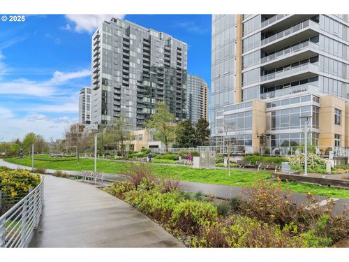 1005-3570 S River Pkwy, Portland, OR, 97239-4534 | Card Image