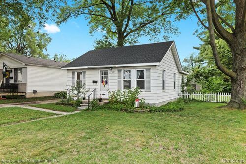 27109 Hampden St, Madison Heights, MI, 48071-3139 | Card Image