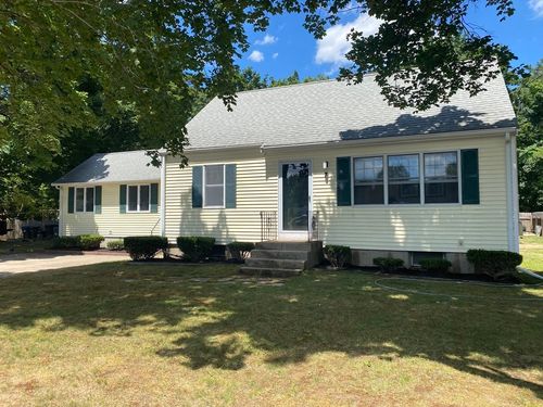 7 Munroe Dr, Plainville, MA, 02762-1107 | Card Image