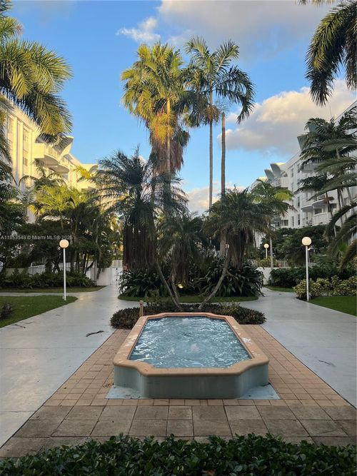 603-482 Nw 165th Street Rd, Miami, FL, 33169-6460 | Card Image