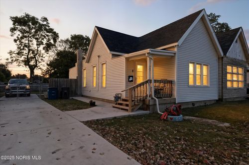 547 Church St, Toledo, OH, 43605-2624 | Card Image