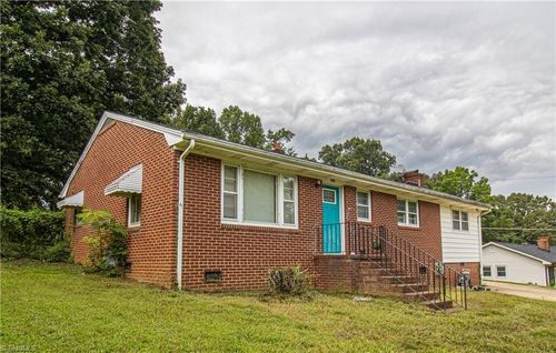 2138 S Scales St, Reidsville, NC, 27320-6318 | Card Image