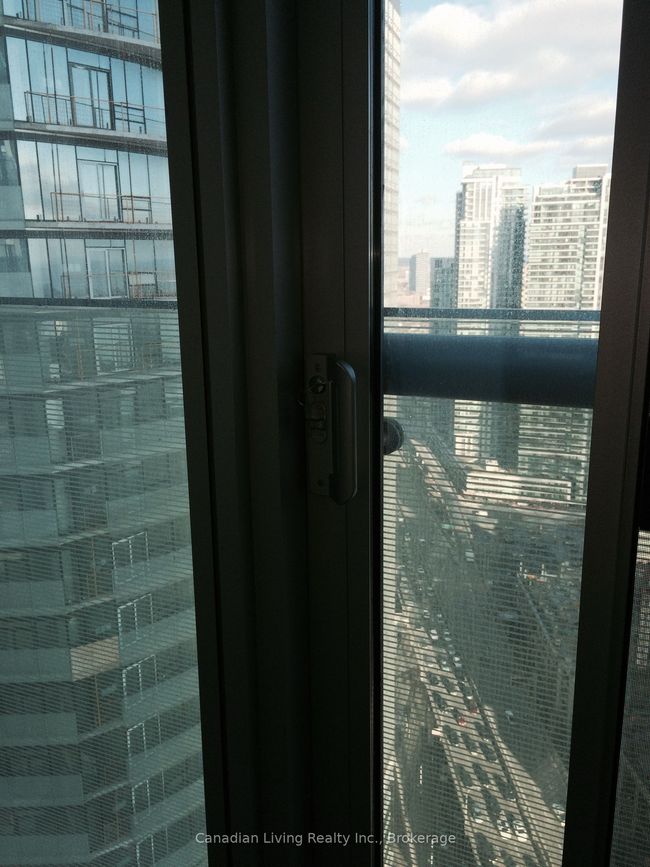 3901 - 12 York St, Condo with 1 bedrooms, 1 bathrooms and null parking in Toronto ON | Image 10