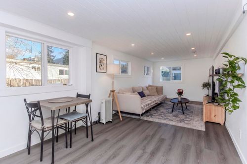 24-40157 Government Rd, Squamish, BC, V8B0R6 | Card Image