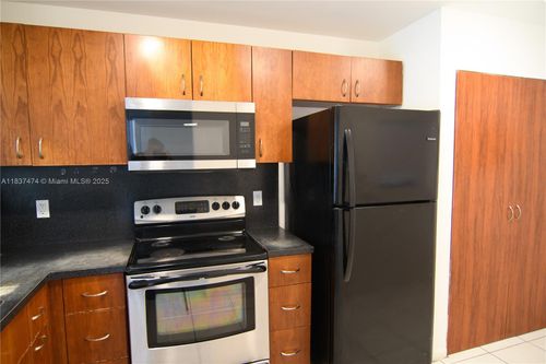 19-20825 Ne 8th Ct, Miami, FL, 33179-1953 | Card Image