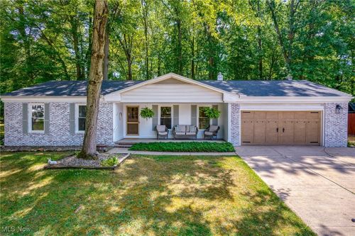 2028 Willowdale Dr, Stow, OH, 44224-1838 | Card Image