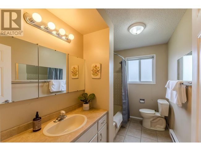 13018 Armstrong Ave, House other with 4 bedrooms, 3 bathrooms and 4 parking in Summerland BC | Image 15