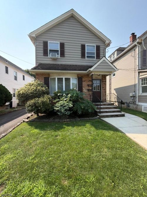 2-723 North Ave W, Westfield, NJ, 07090-1429 | Card Image