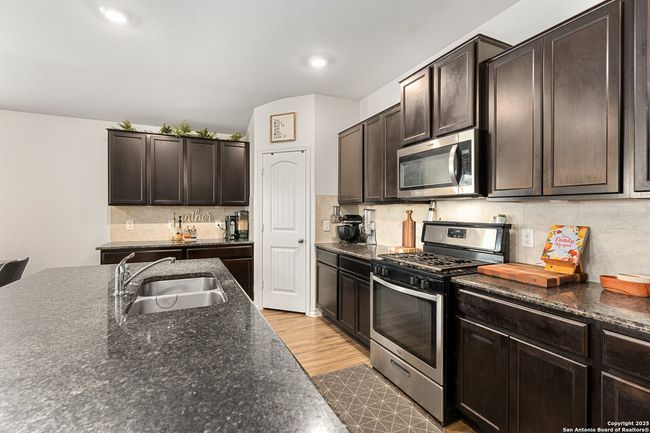 6417 Hoffman Pln, House other with 4 bedrooms, 2 bathrooms and null parking in San Antonio TX | Image 7