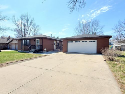217 Juniper St S, Lester Prairie, MN, 55354-7733 | Card Image