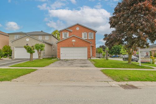 40 Blair Cres, Barrie, ON, L4M5Y6 | Card Image