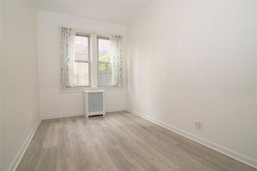 39 51st St, Woodside, NY, 11377-3148 | Card Image