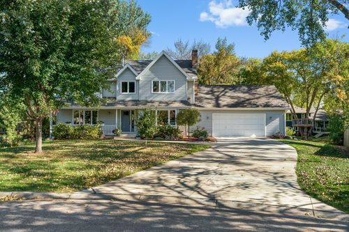 2501 Wellington Cir, Wayzata, MN, 55391-2412 | Card Image