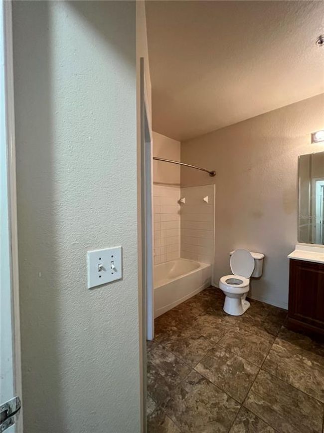 APT-8101 - 1985 Erving Cir, Condo with 2 bedrooms, 1 bathrooms and null parking in OCOEE FL | Image 12