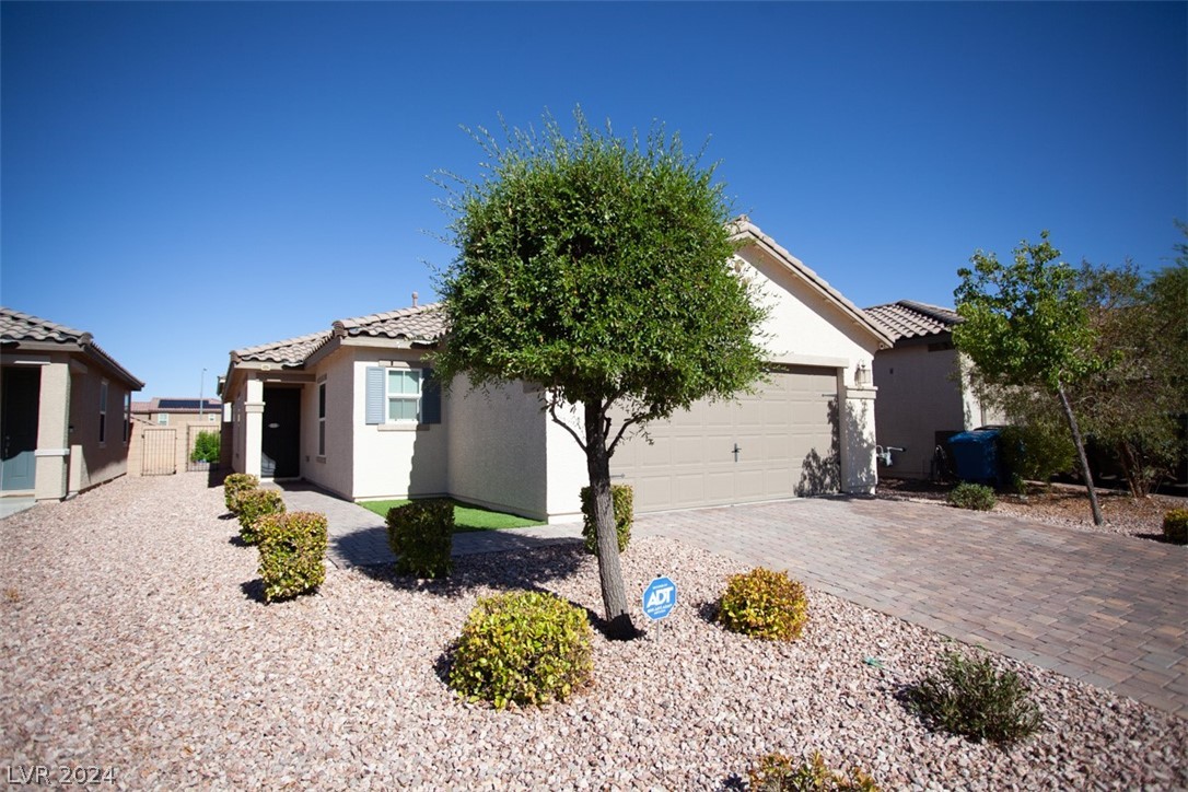 Quarterhorse Ln, Las Vegas, NV 89148