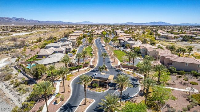 Birds eye view of property featuring a residential view and a mountain view | Image 84