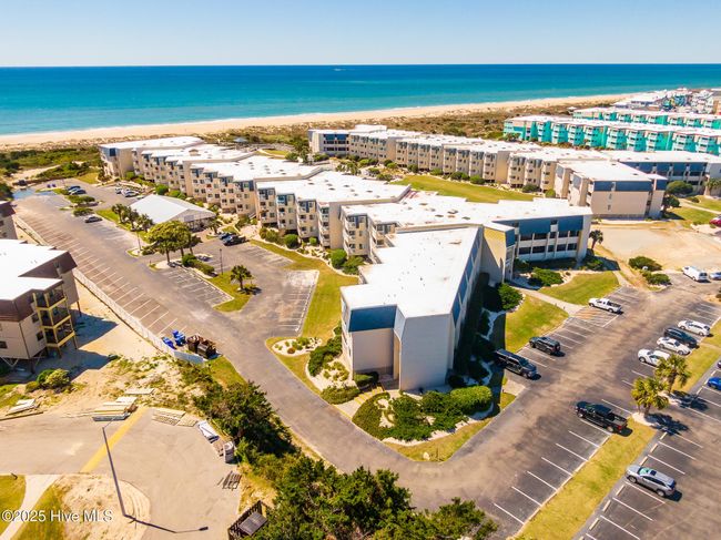 Beach front condo living | Image 28