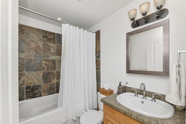 Upstairs bathroom | Image 24