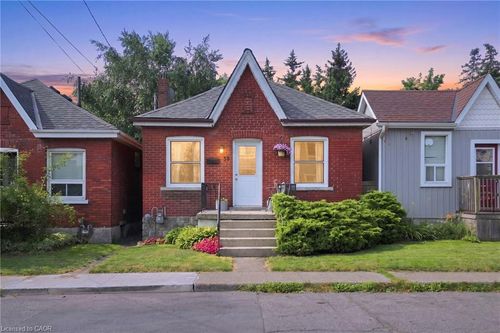 58 Edinburgh Ave, Hamilton, ON, L8H2C5 | Card Image