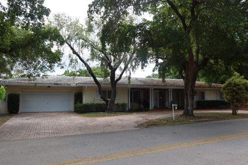 189 Edgewater Dr, Coral Gables, FL, 33133-6912 | Card Image