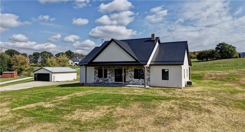 7967 State Route 516 Nw, Dundee, OH, 44624-8618 | Card Image