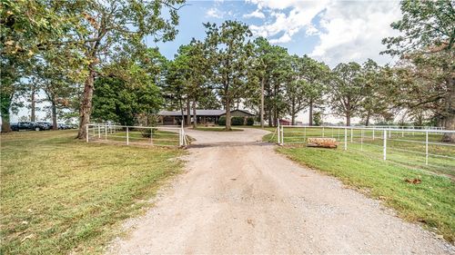 201 County Road 632, Green Forest, AR, 72638-2415 | Card Image