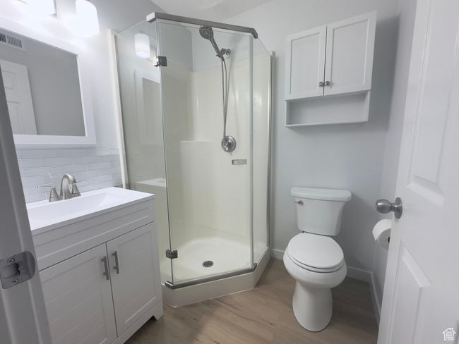 Master bedroom bathroom | Image 13