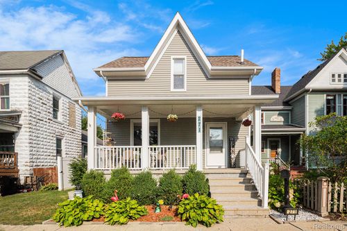 271 N Elizabeth St, Marine City, MI, 48039-3403 | Card Image