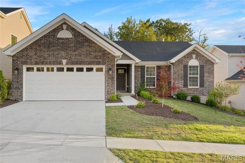 7405 Shadow Point Dr, Oakville, MO, 63129-5106 | Card Image