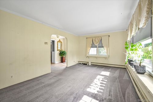 11 Pittsburgh Ave, Massapequa, NY, 11758-4428 | Card Image