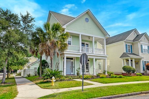 122 Foxglove Ave, Summerville, SC, 29483-5571 | Card Image