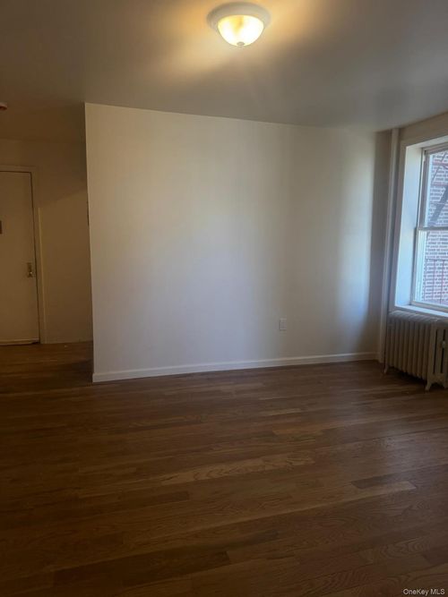 40 Caryl Ave, Yonkers, NY, 10705-3902 | Card Image