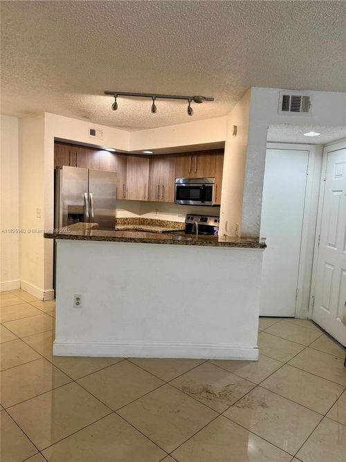 apt-111-13090 Vista Isles Dr, Plantation, FL, 33325-1345 | Card Image
