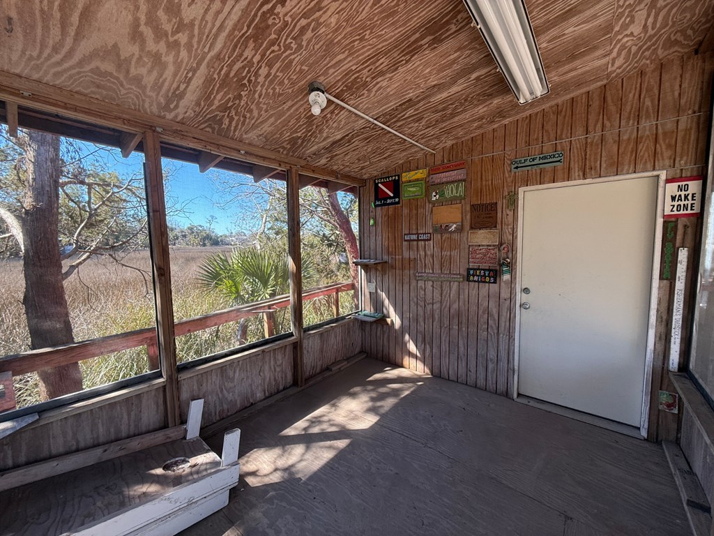 Land in Steinhatchee
