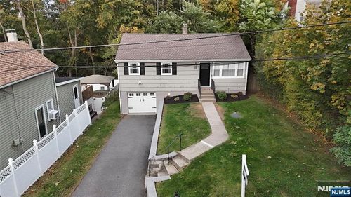 22 Highland Ave, Dover, NJ, 07801-3733 | Card Image