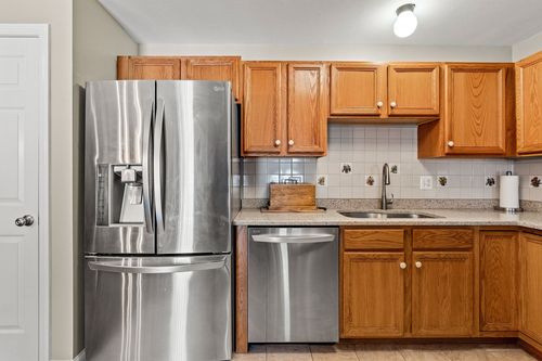 16-16 Eagle Dr, Tewksbury, MA, 01876-4539 | Card Image