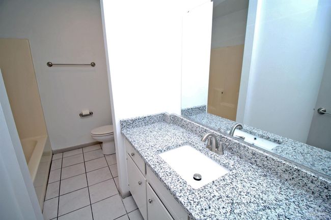 APT-12 - 4964 W Spencer Field Rd, House other with 2 bedrooms, 1 bathrooms and null parking in Pace FL | Image 11